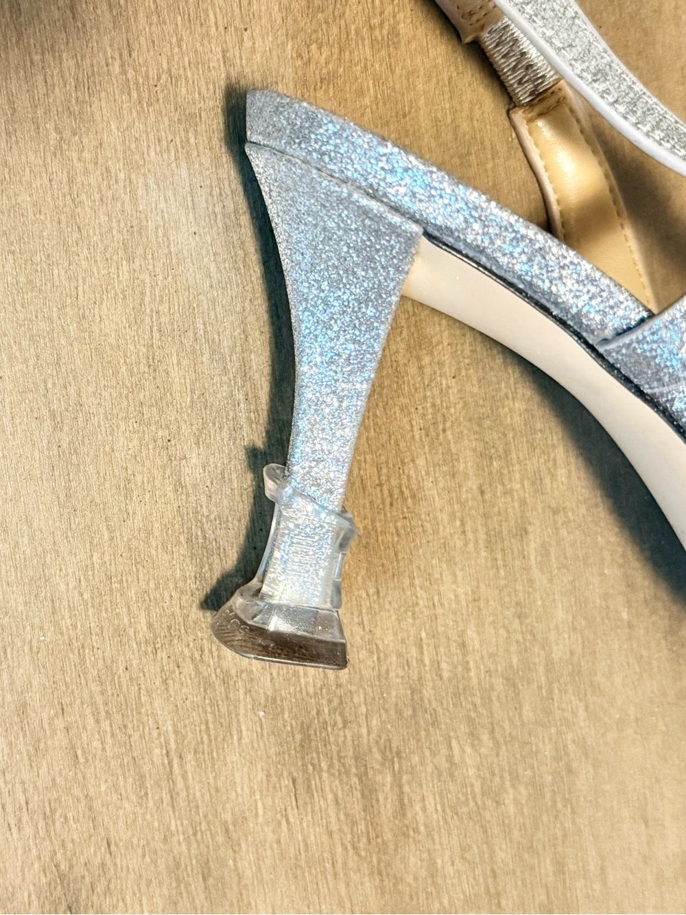 Michael Kors “Brand New” Silver Glitter Slingback Pointed-Toe Heels - Picture 8 of 13